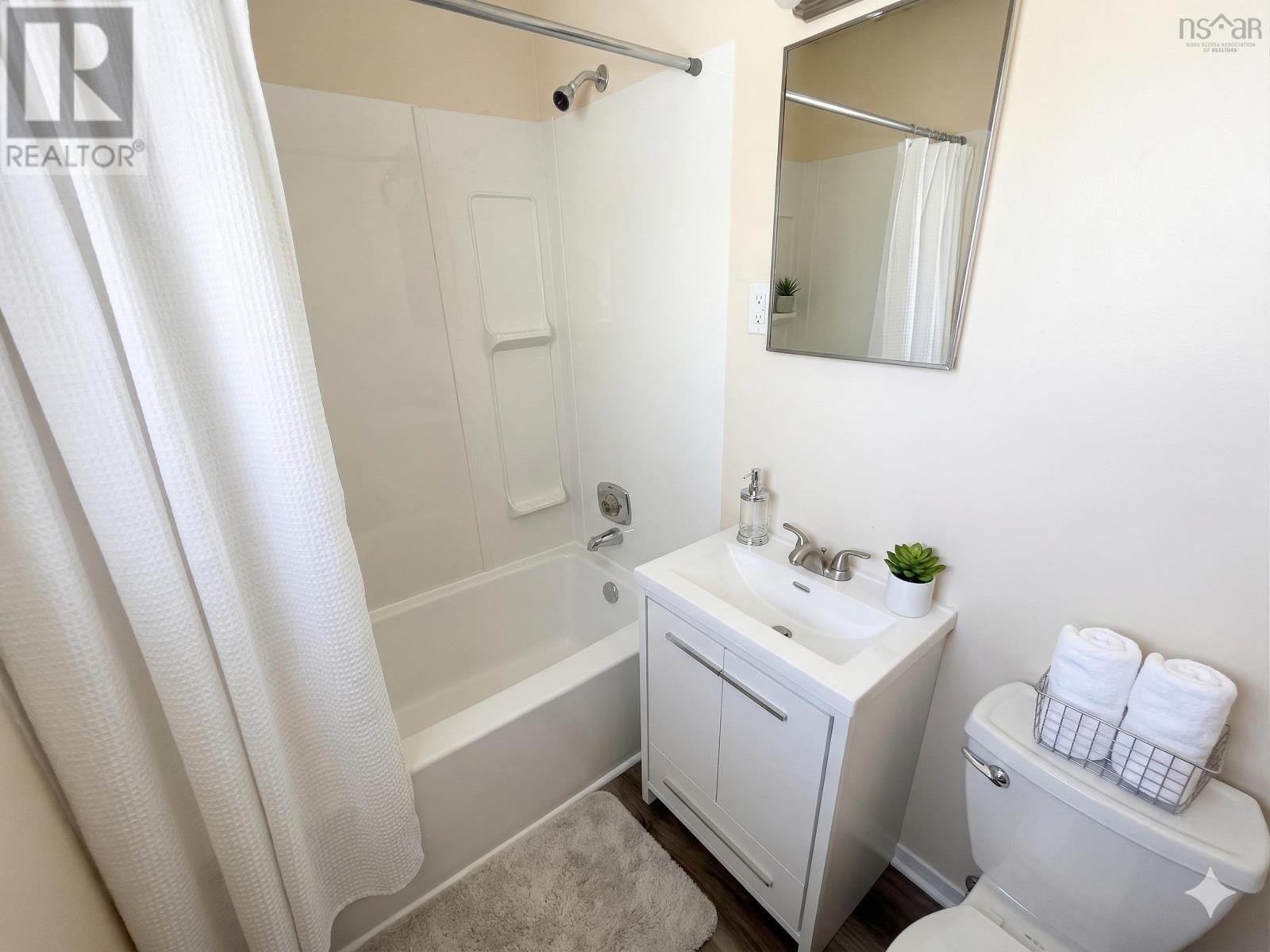 Property 20 of 23 of 125 Cottage Street