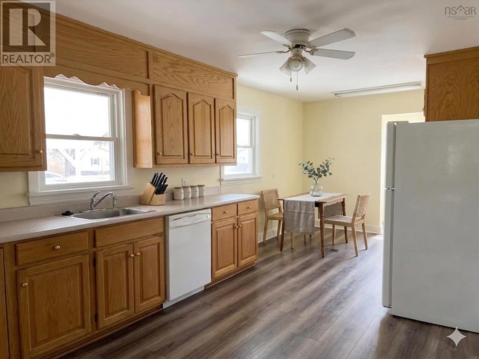 Property 18 of 23 of 125 Cottage Street