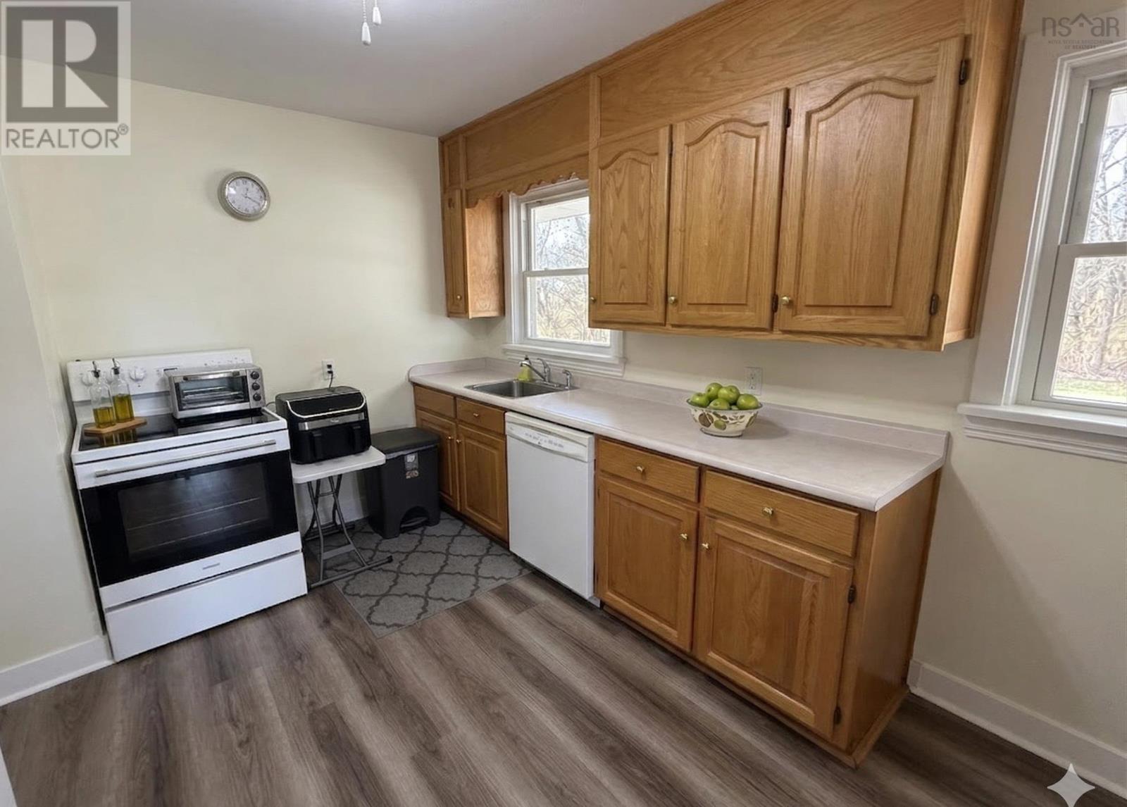 Property 15 of 23 of 125 Cottage Street