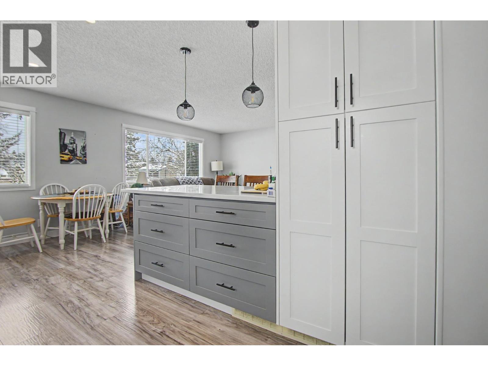 7741 LANCASTER CRESCENT - 8