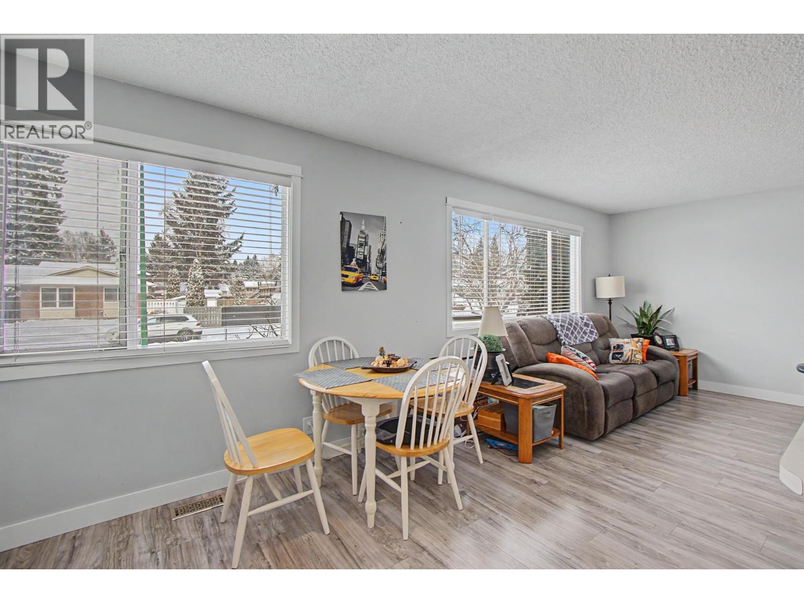 7741 LANCASTER CRESCENT - 9