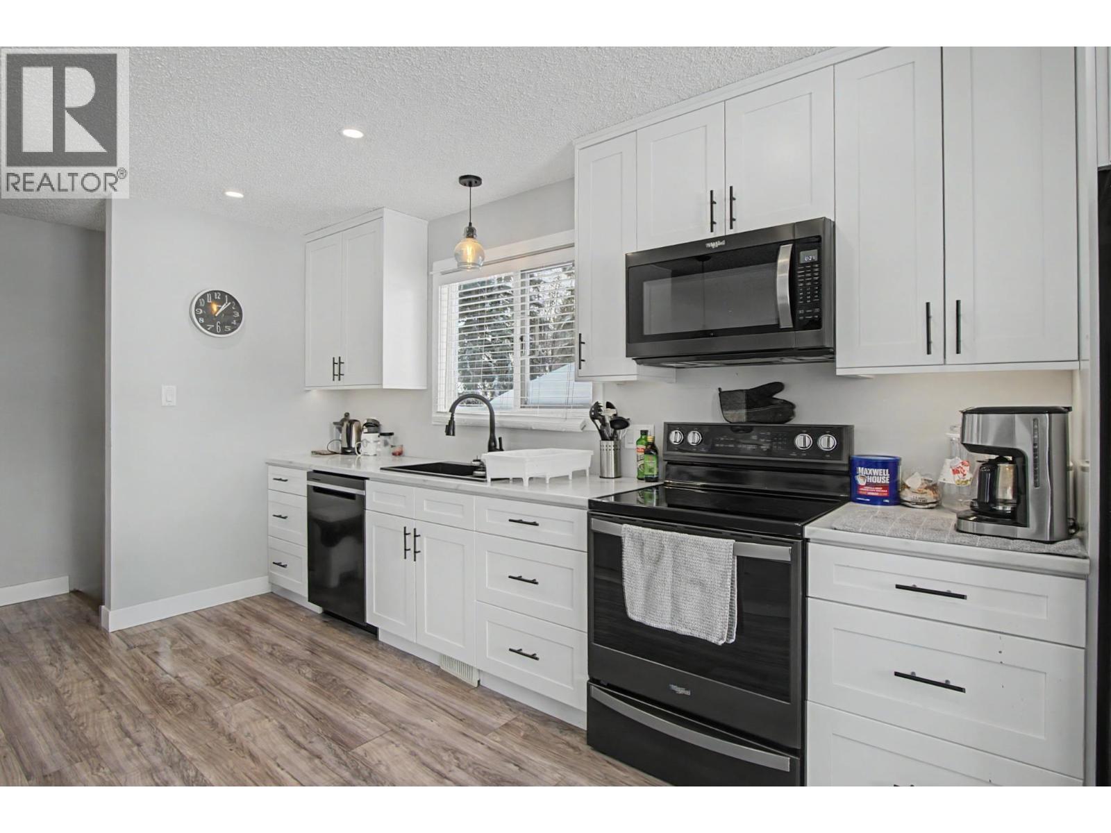 7741 LANCASTER CRESCENT - 6