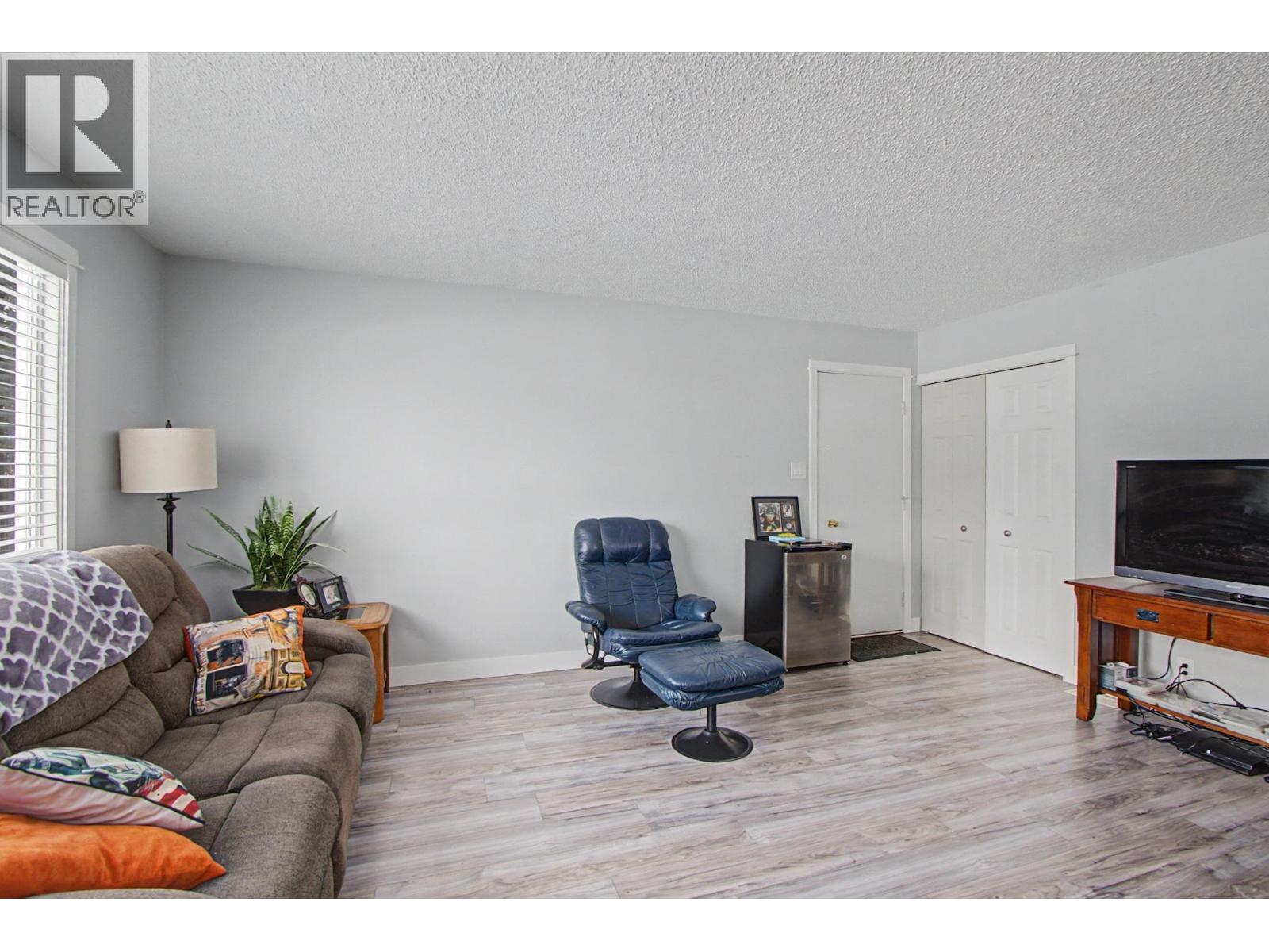 7741 LANCASTER CRESCENT - 4