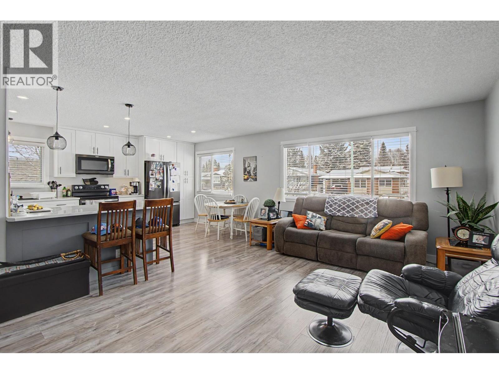 7741 LANCASTER Crescent - photo 2