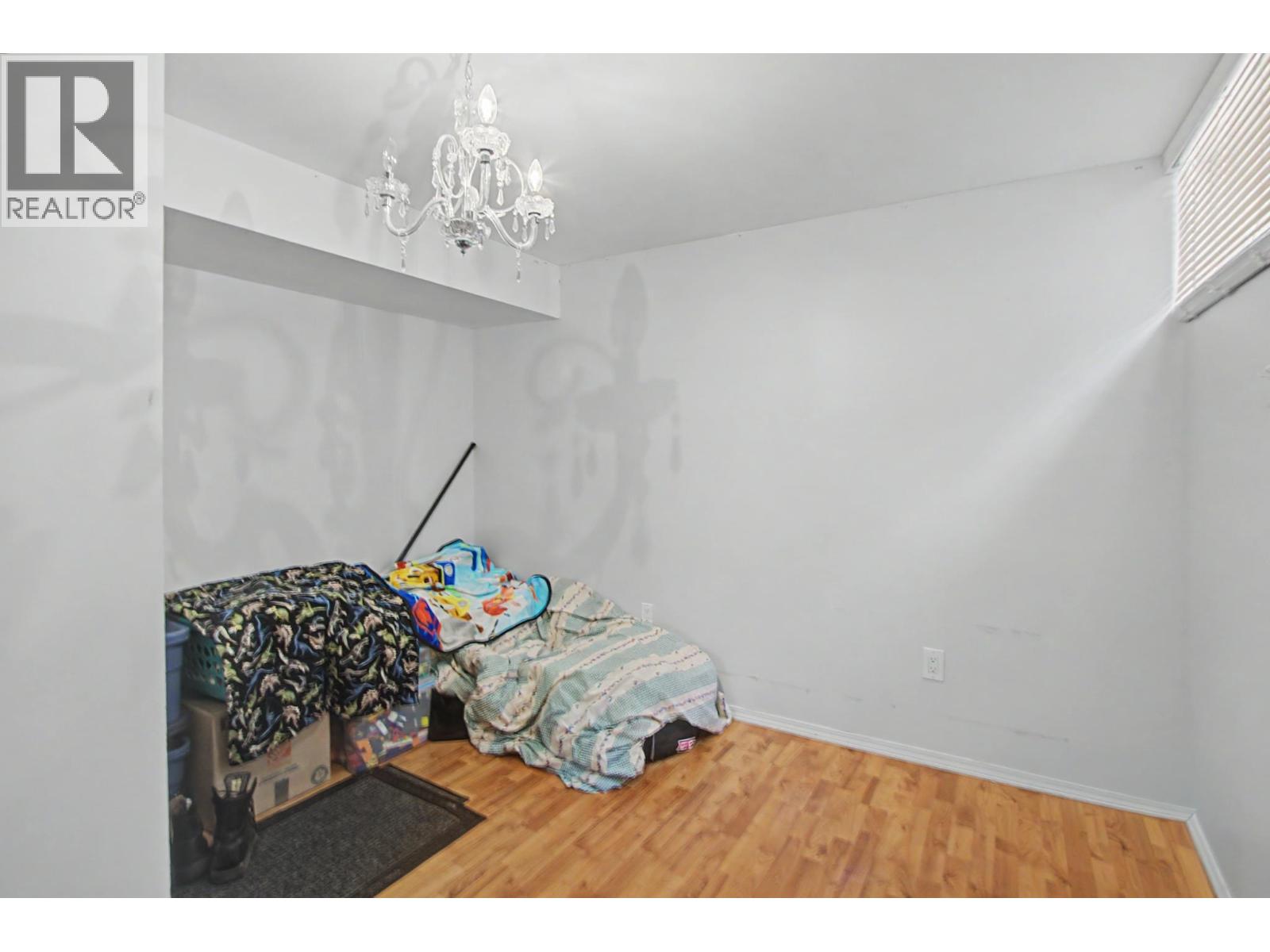 7741 LANCASTER CRESCENT - 13