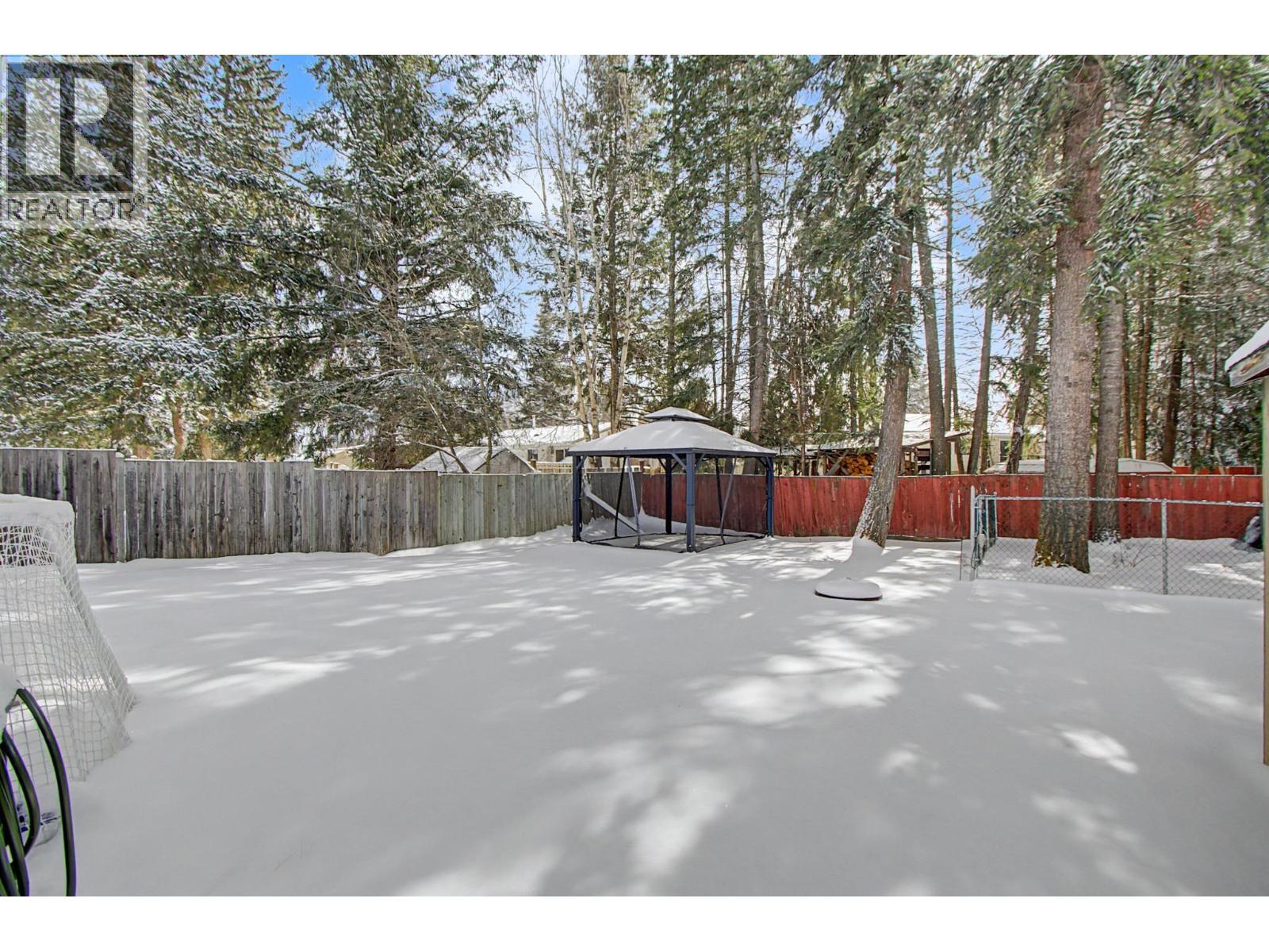 7741 LANCASTER CRESCENT - 21