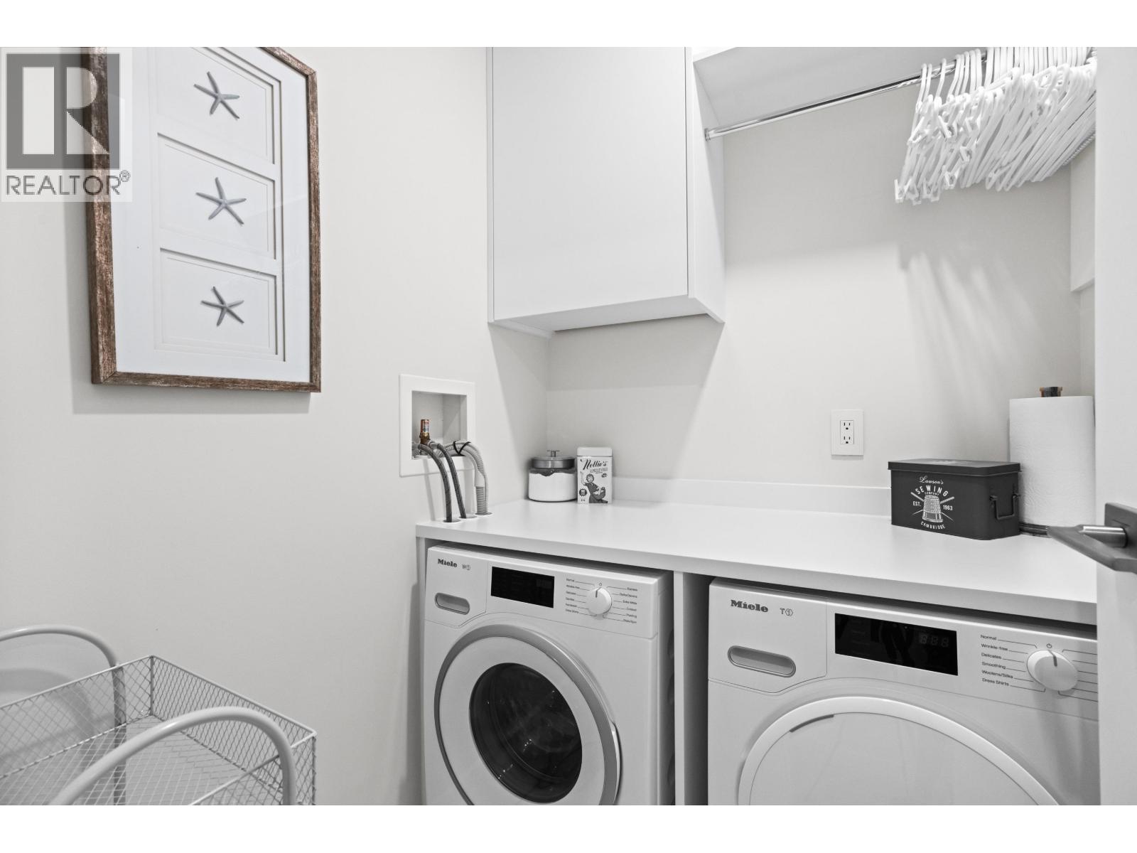 706 6707 NELSON AVENUE, West Vancouver