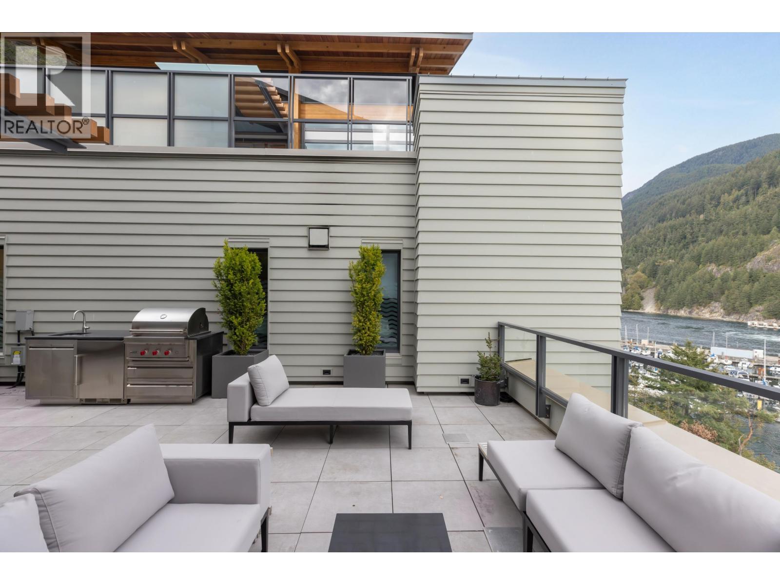 706 6707 NELSON AVENUE, West Vancouver