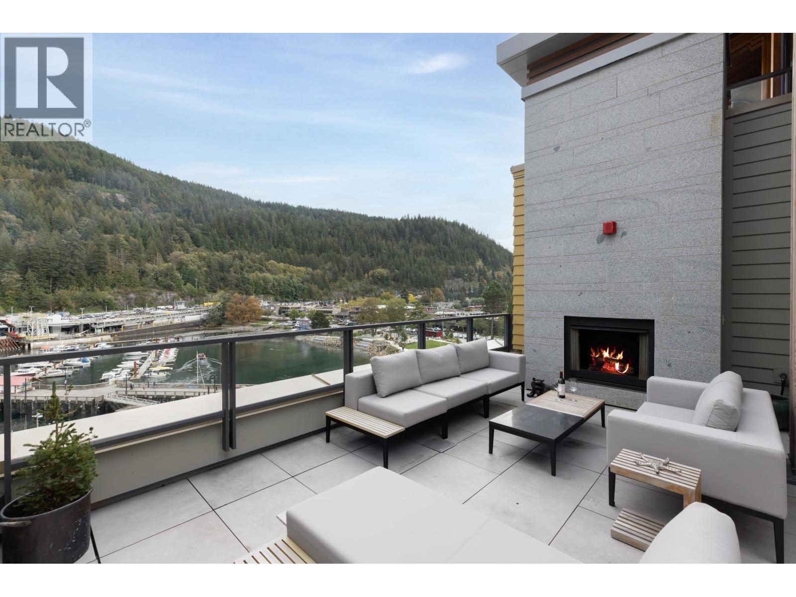 706 6707 NELSON AVENUE, West Vancouver