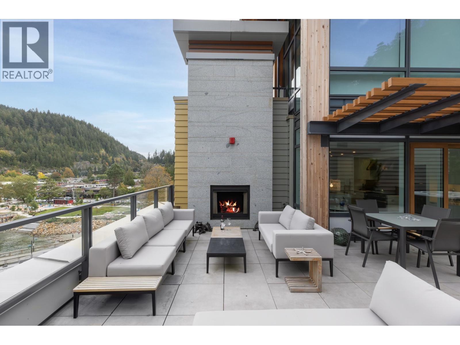 706 6707 NELSON AVENUE, West Vancouver