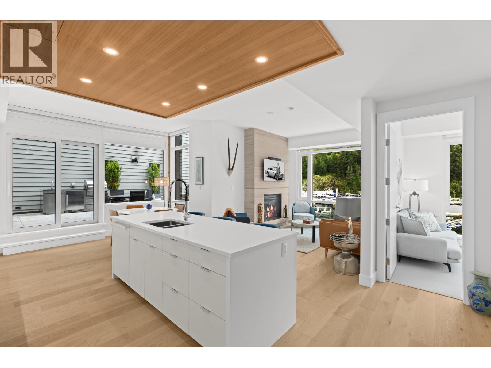 706 6707 NELSON AVENUE, West Vancouver