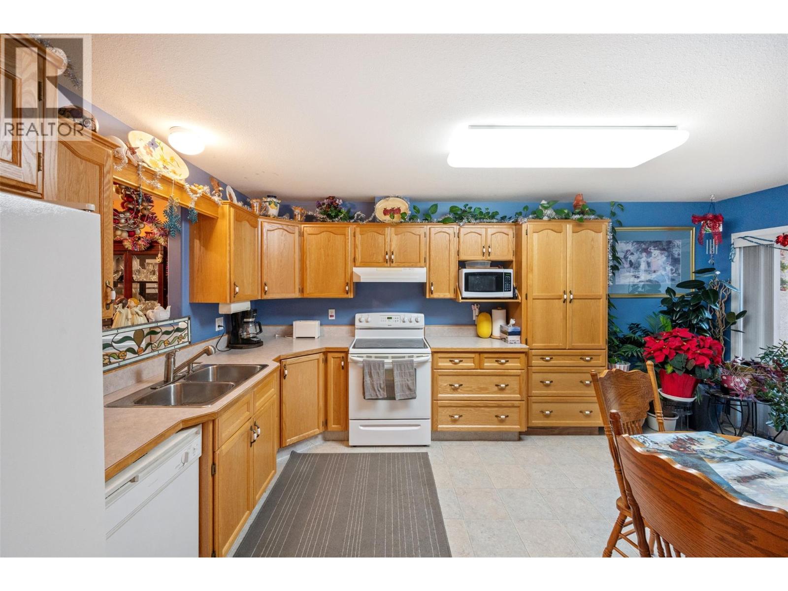 12612 Giants Head Road Unit# 3, Summerland