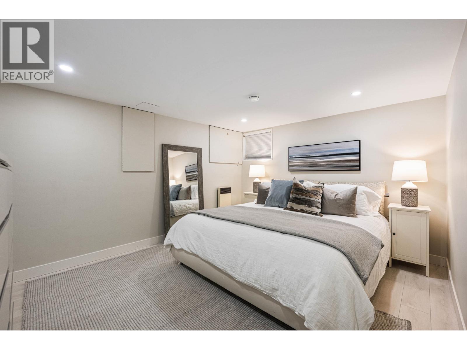 8326 ROYAL OAK AVENUE, Burnaby