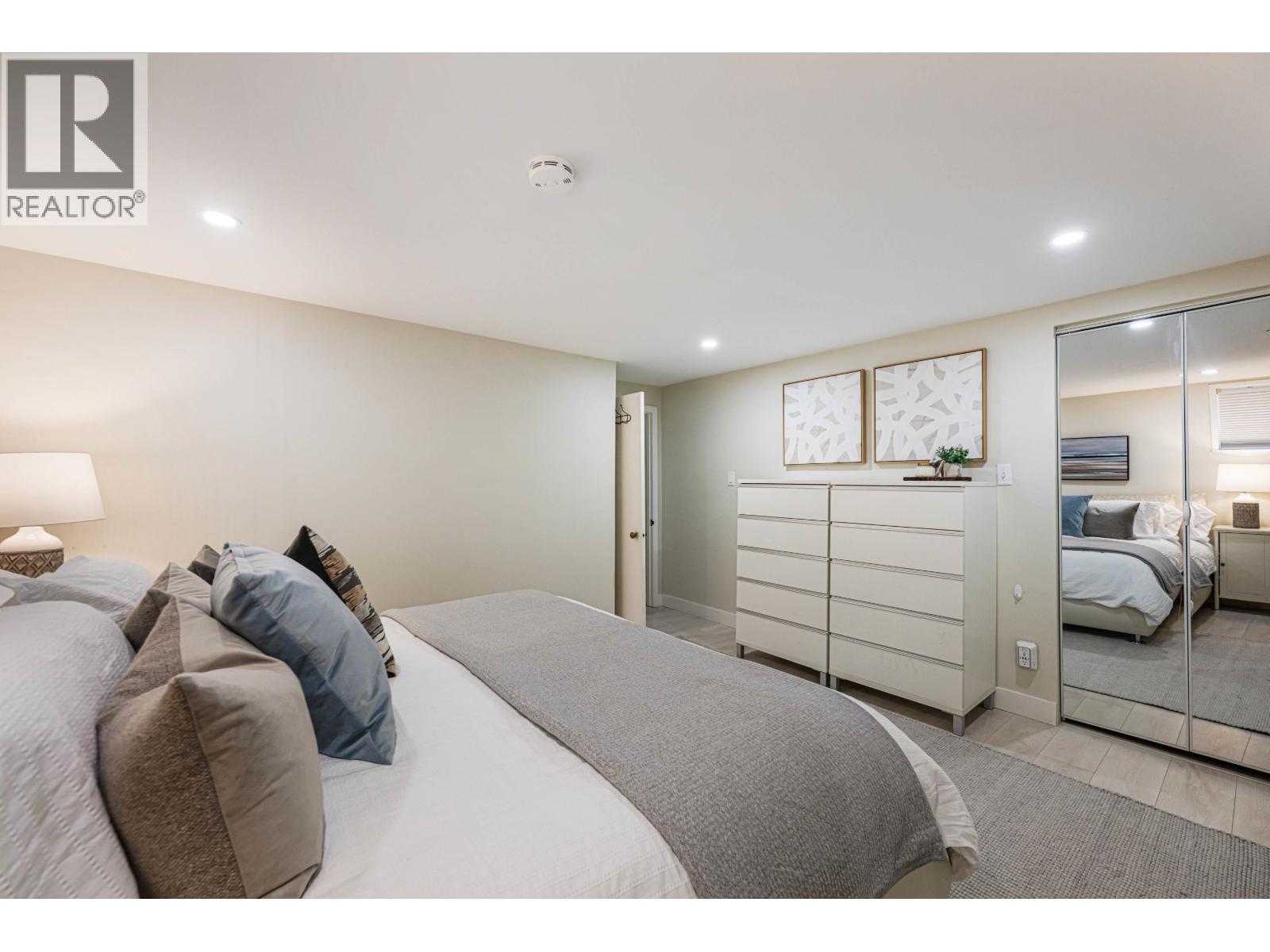 8326 ROYAL OAK AVENUE, Burnaby