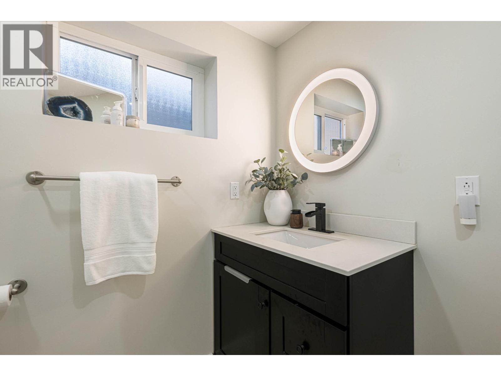 8326 ROYAL OAK AVENUE, Burnaby