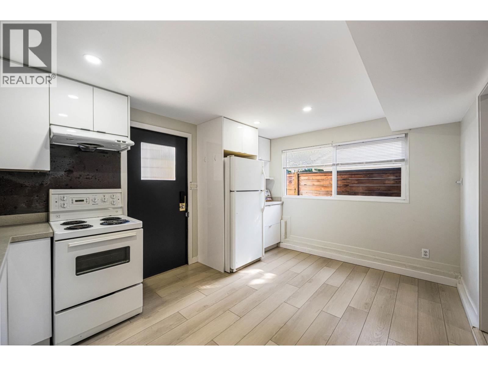 8326 ROYAL OAK AVENUE, Burnaby