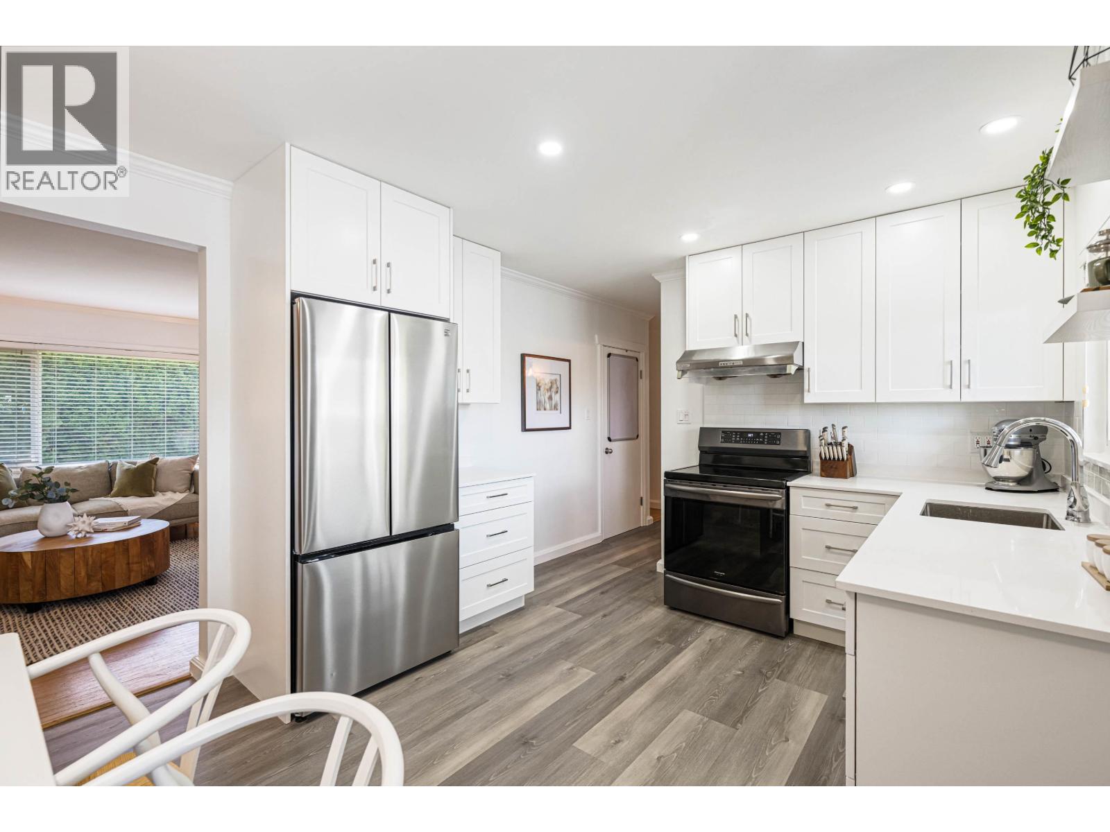 8326 ROYAL OAK AVENUE, Burnaby