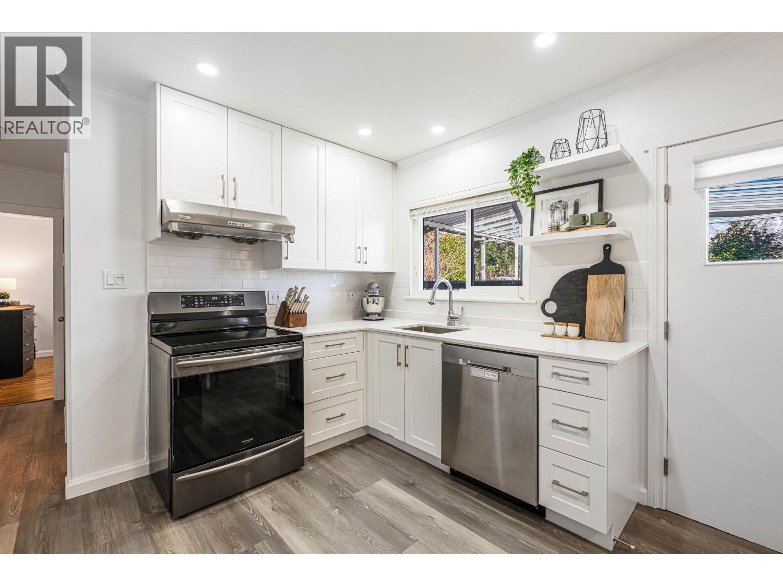 8326 ROYAL OAK AVENUE, Burnaby