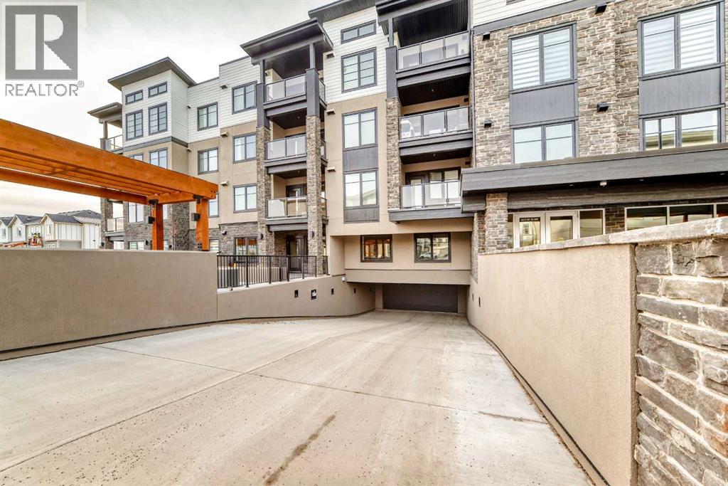 Single Family House for Sale in    Street SW Springbank Hill Calgary 