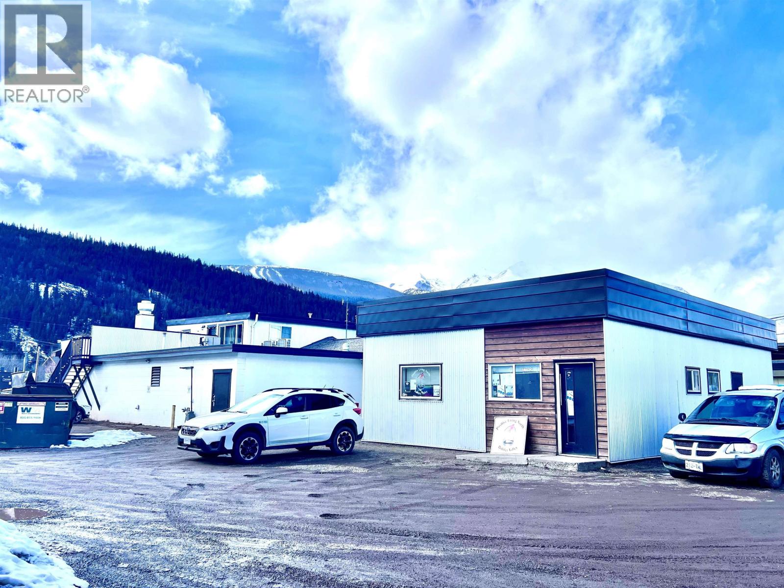 3862 BROADWAY Avenue, Smithers