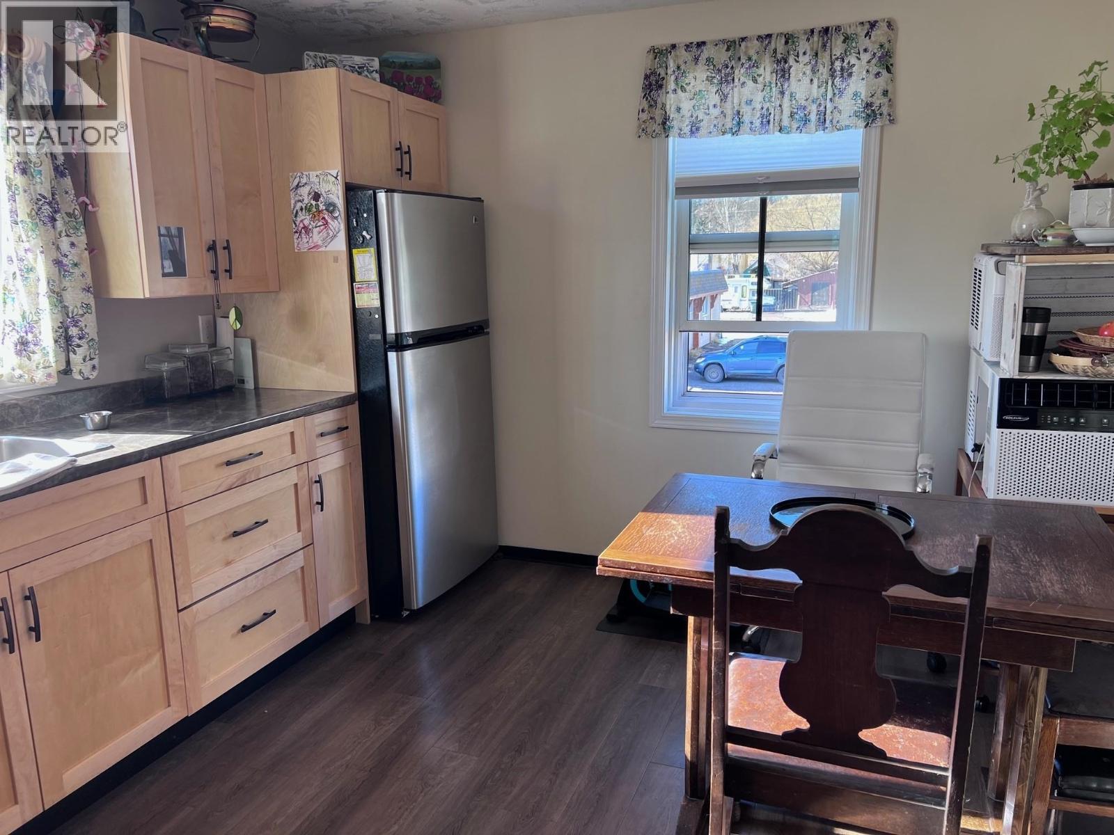 3862 BROADWAY Avenue, Smithers