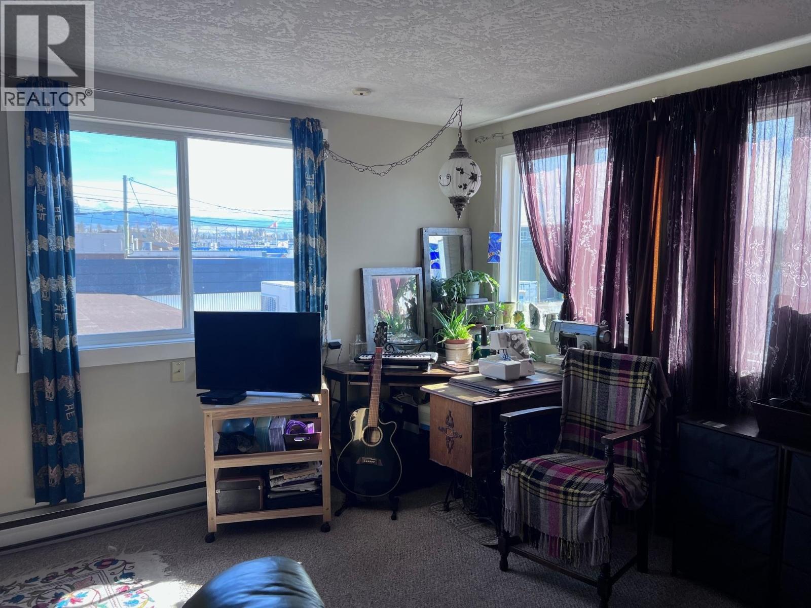 3862 BROADWAY Avenue, Smithers