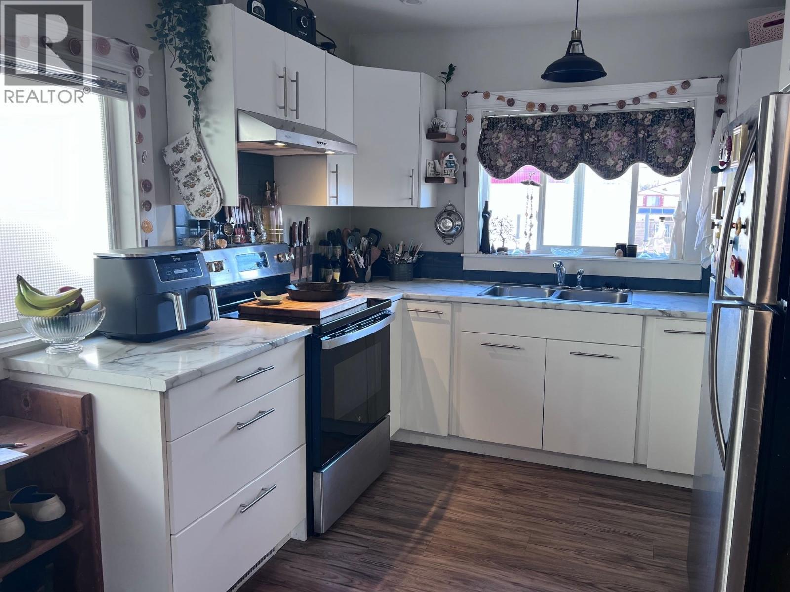 3862 BROADWAY Avenue, Smithers