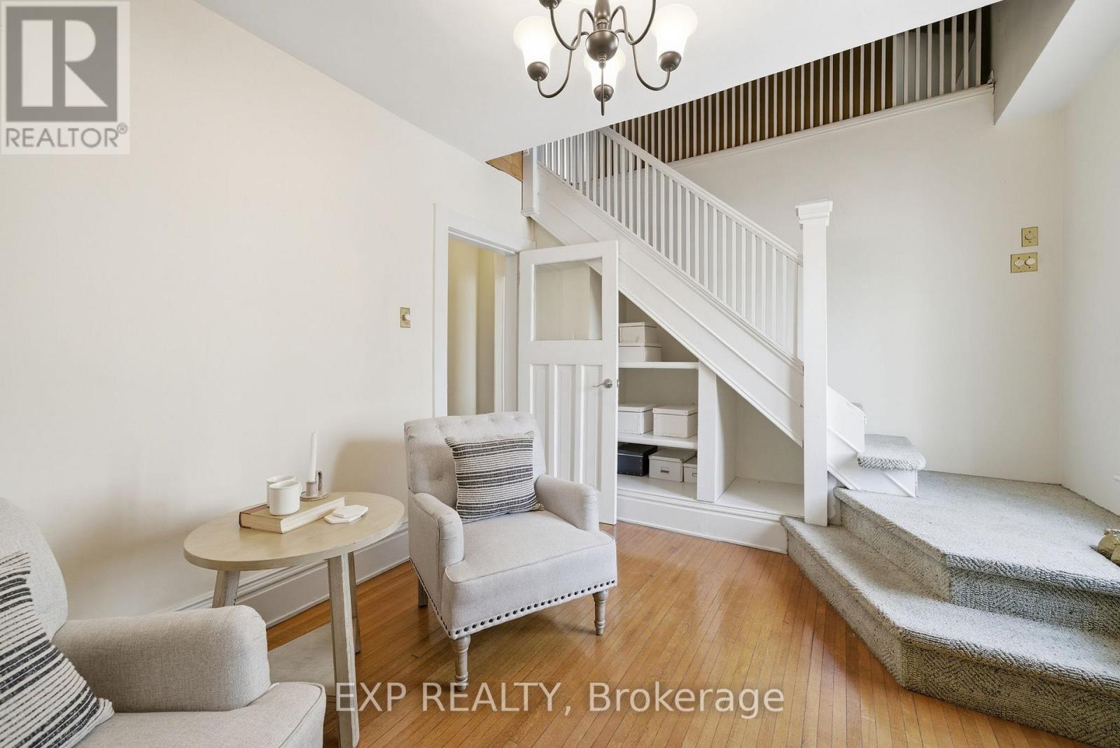 385 STEWART STREET - 32