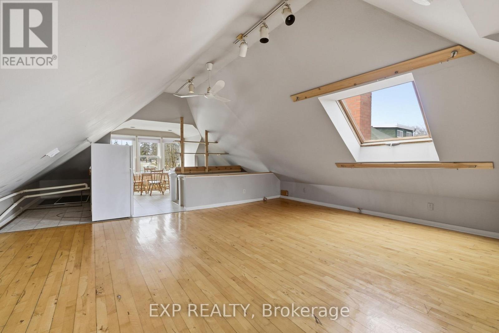 385 STEWART STREET - 38