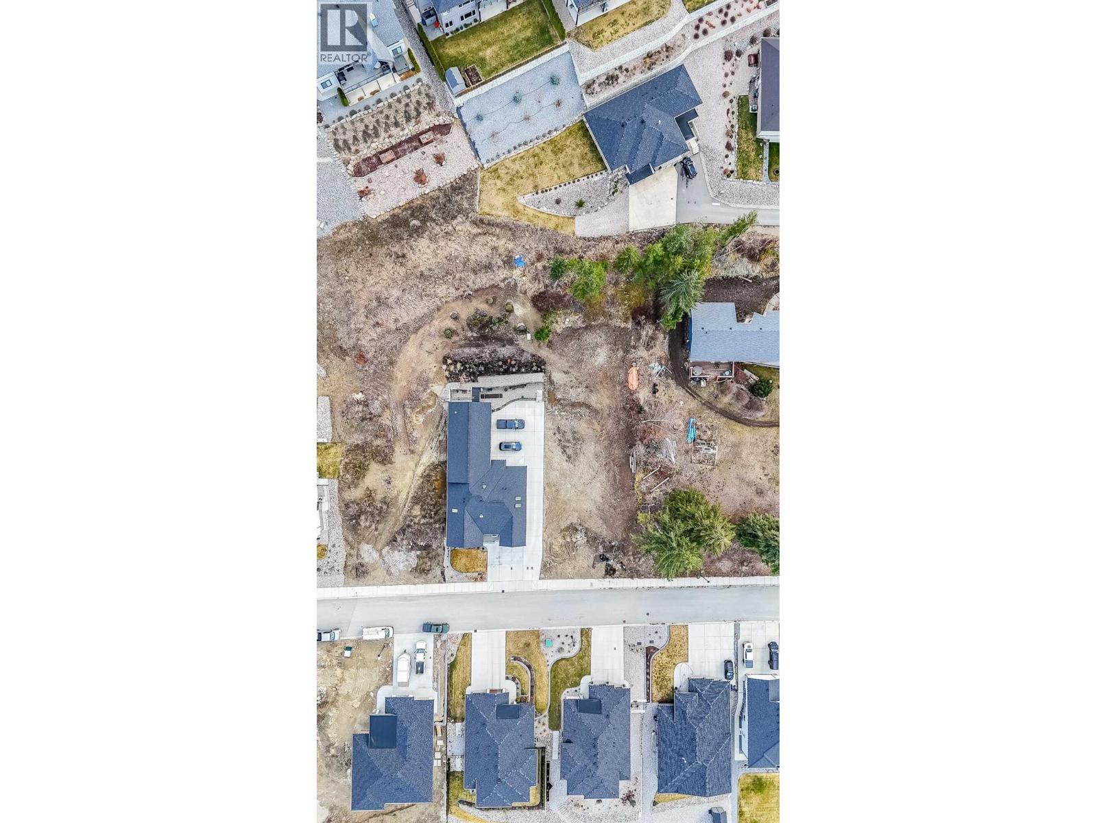 1060 16 AVENUE SE - 12