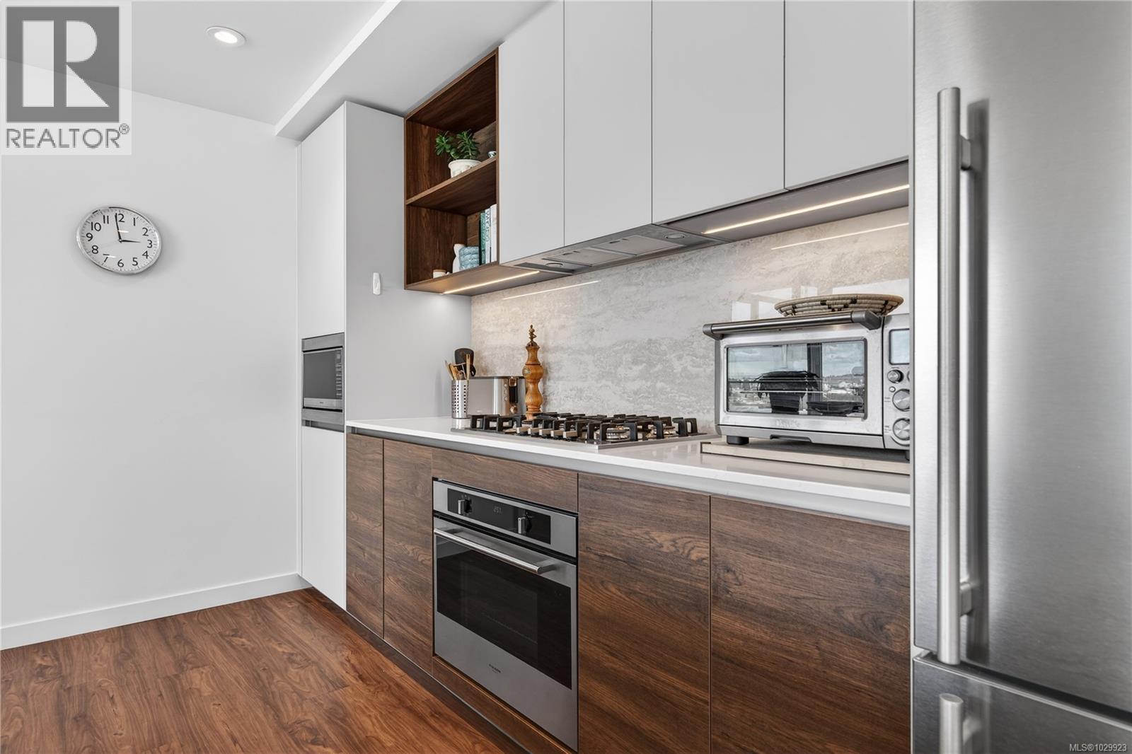 1001 369 Tyee Road, Victoria