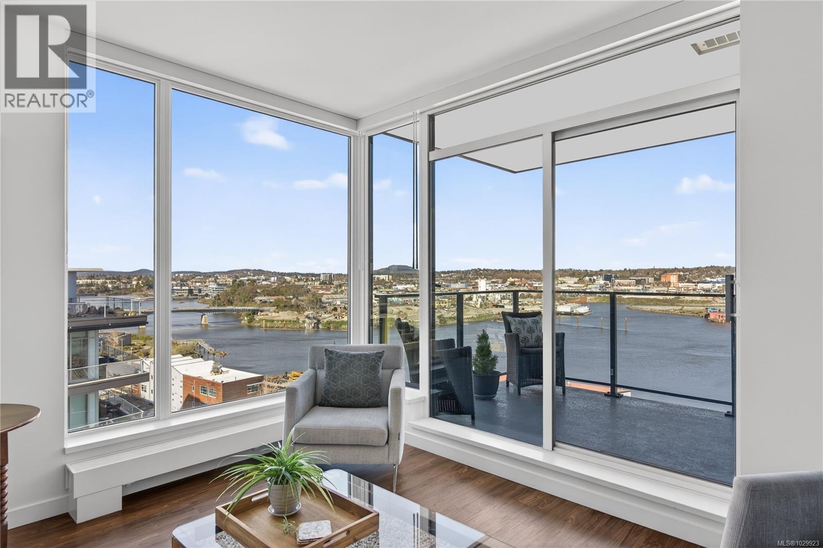 1001 369 Tyee Road, Victoria