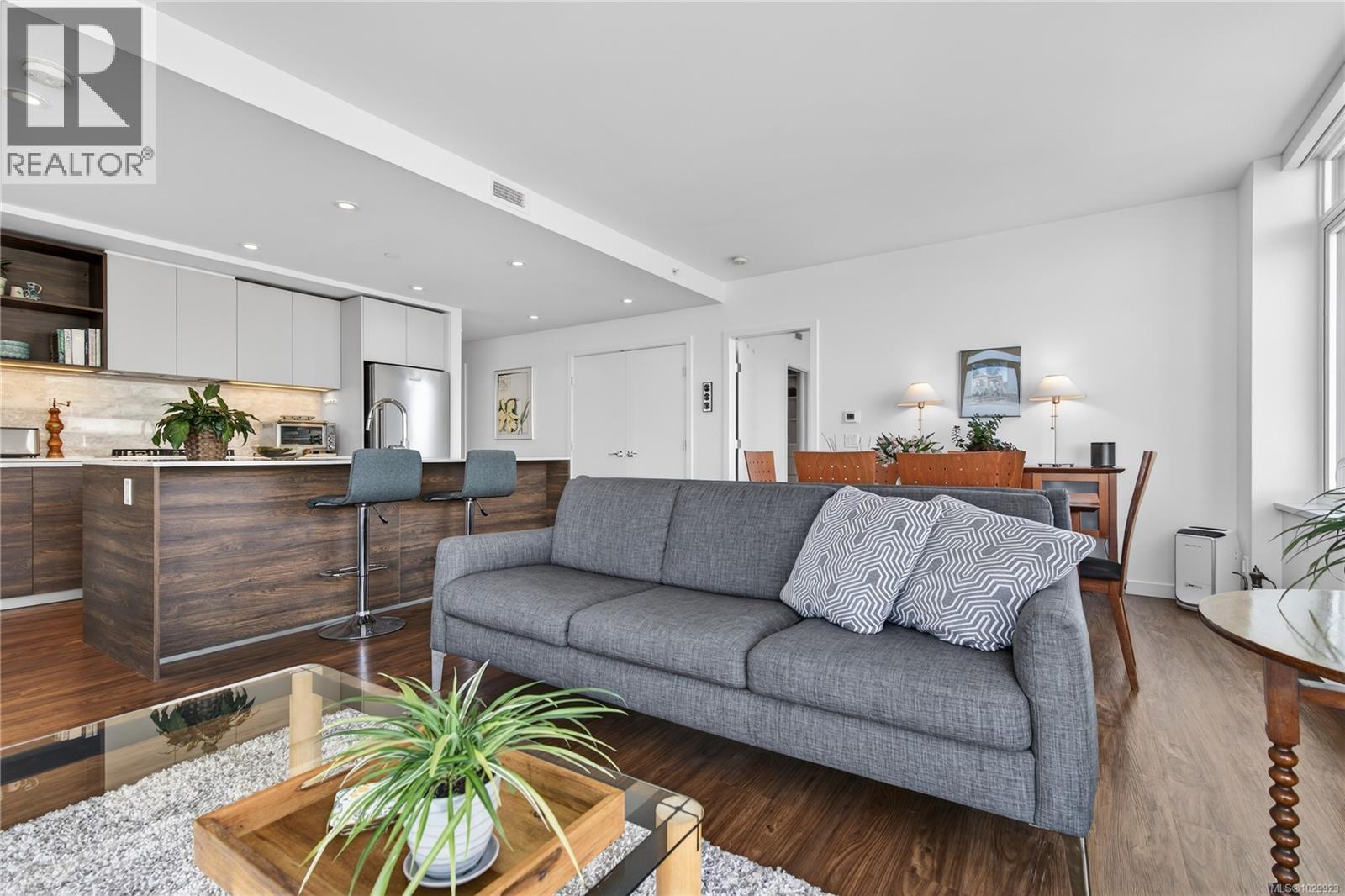 1001 369 Tyee Road, Victoria