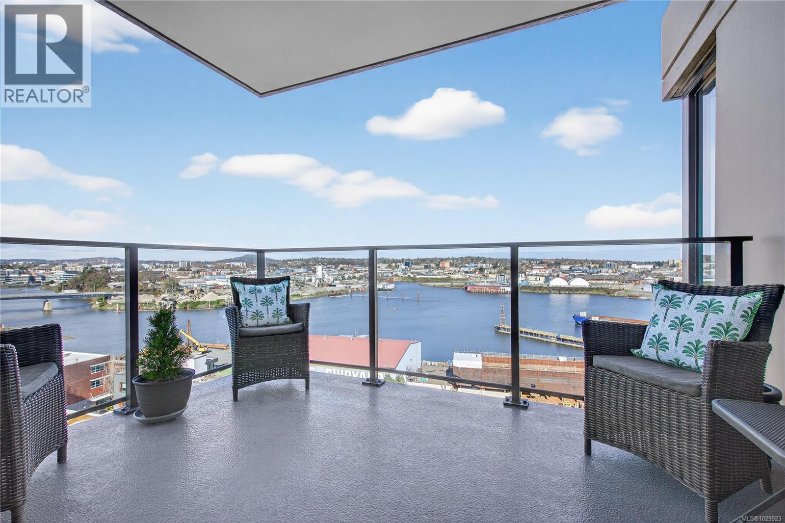 1001 369 Tyee Road, Victoria