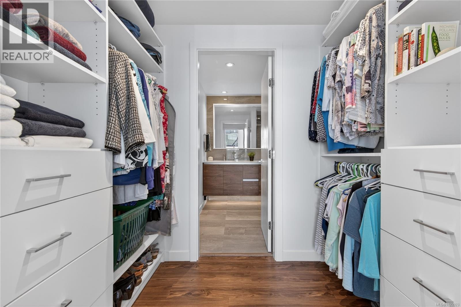 1001 369 Tyee Road, Victoria