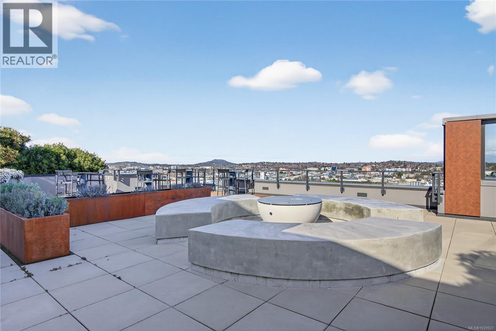 1001 369 Tyee Road, Victoria