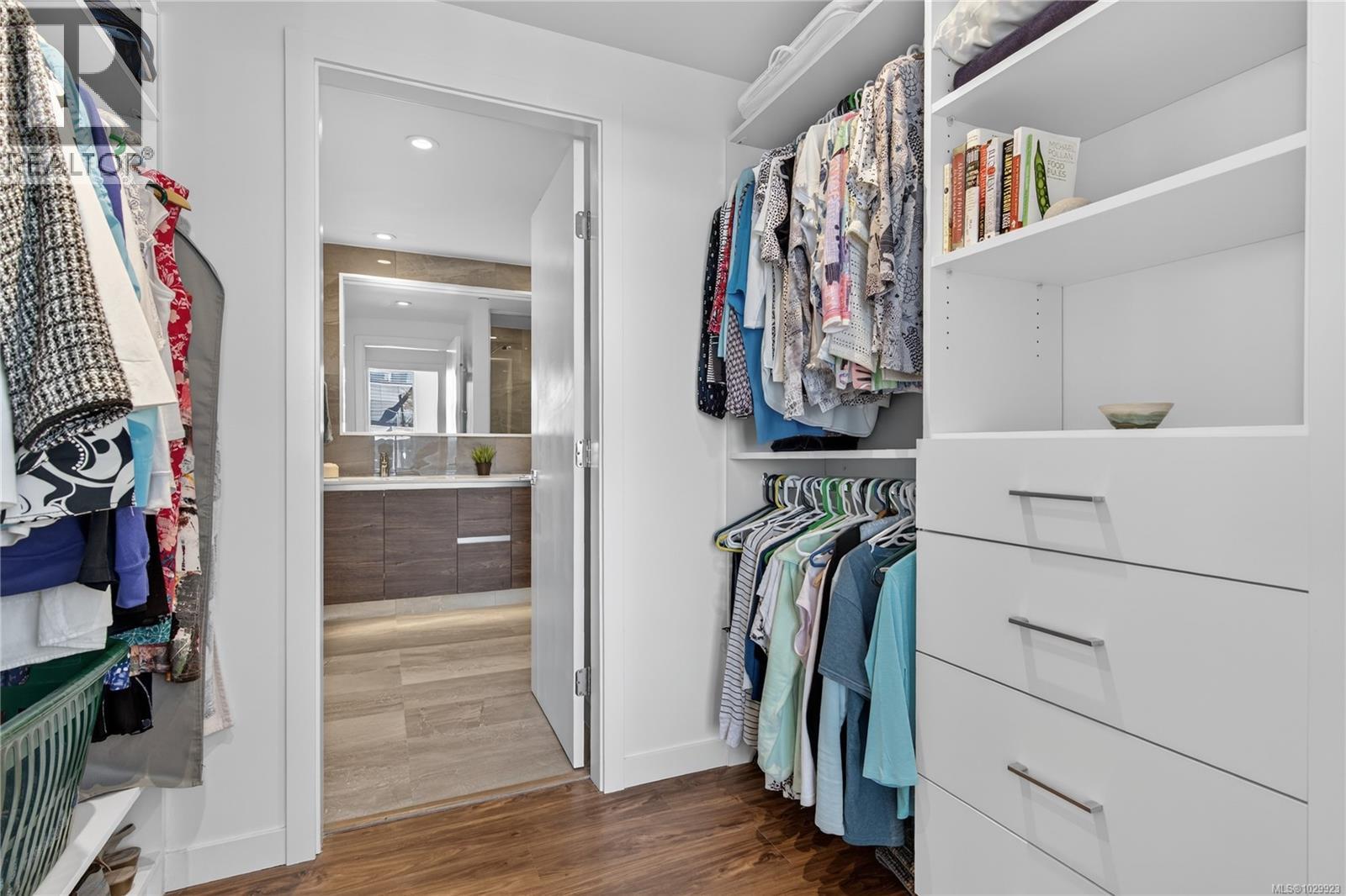 1001 369 Tyee Road, Victoria