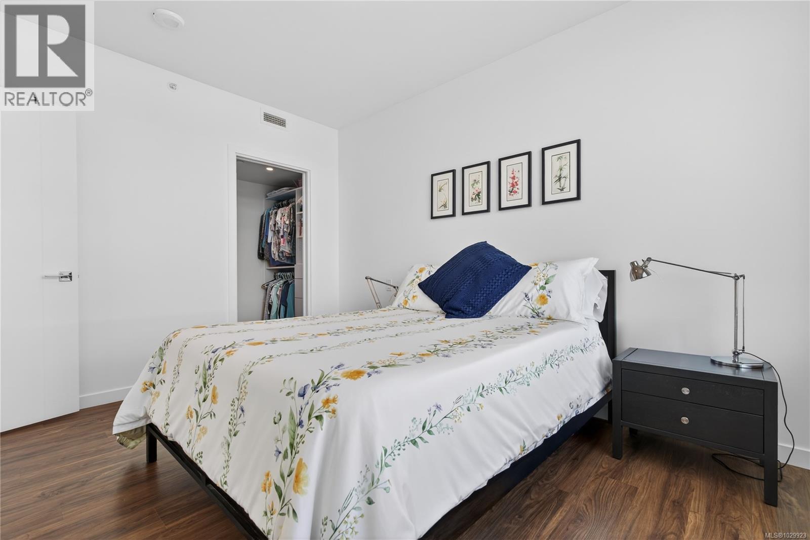 1001 369 Tyee Road, Victoria