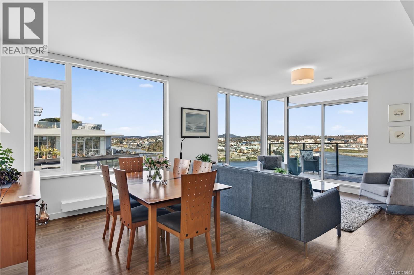 1001 369 Tyee Road, Victoria