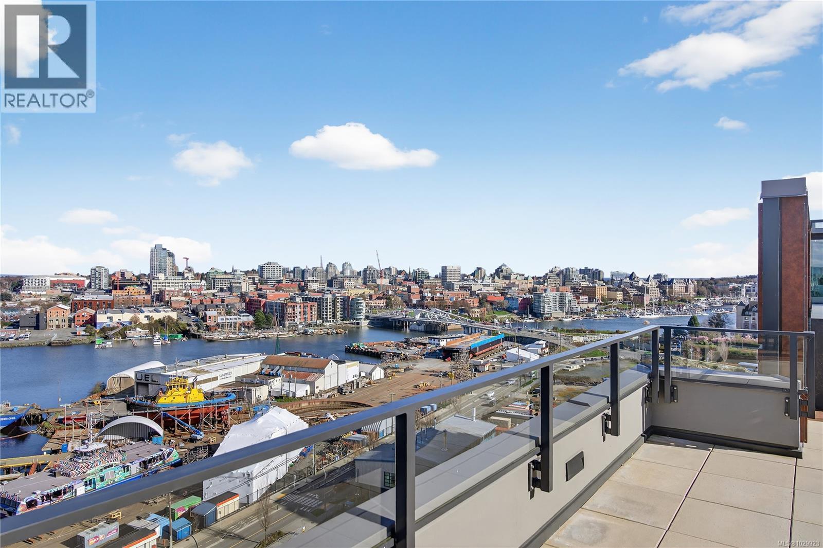 1001 369 Tyee Road, Victoria