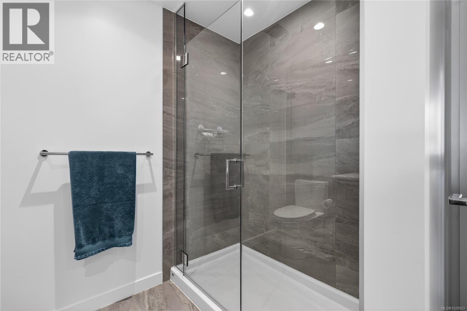 1001 369 Tyee Road, Victoria