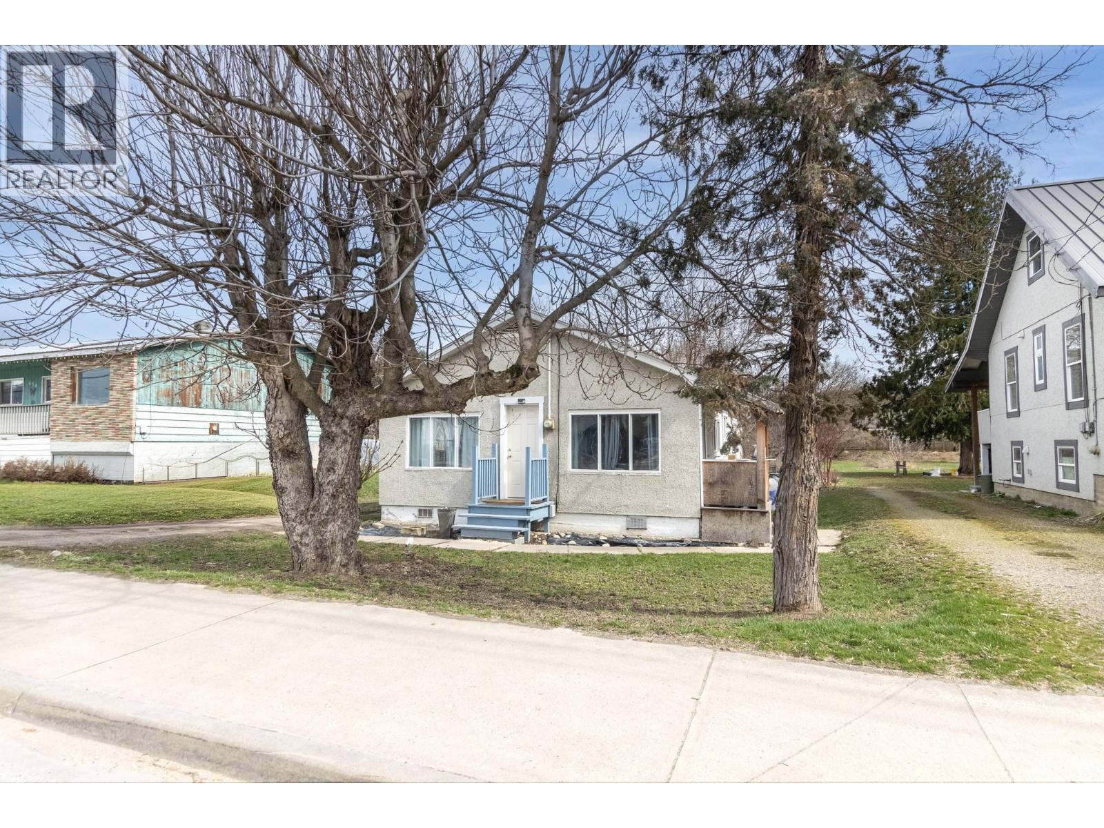 680 10 Street SW, Salmon Arm