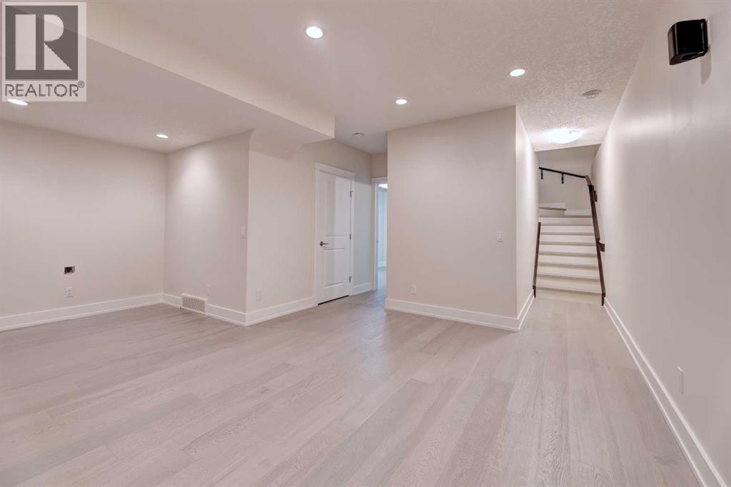 Single Family House for Sale in    Avenue NE Crescent Heights Calgary 