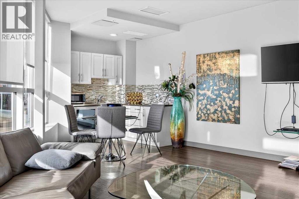 501, 24 Varsity Estates Circle NW, Calgary, Alberta