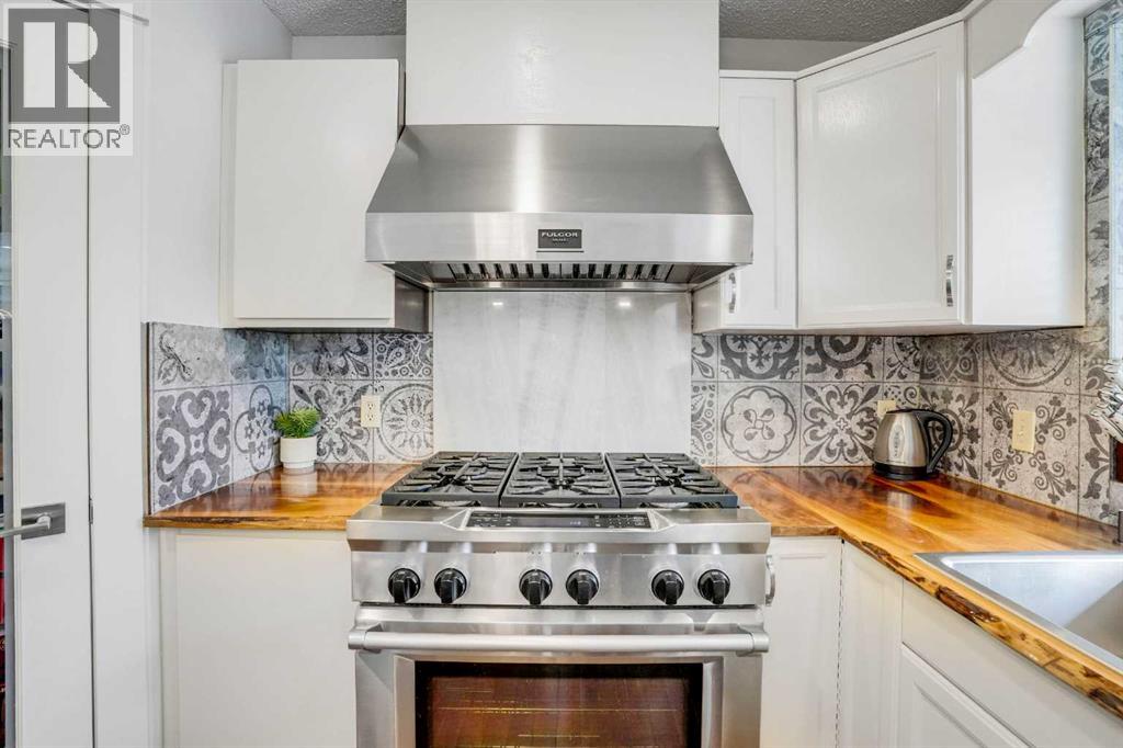 Single Family House for Sale in  Riverview Close SE Riverbend Calgary 