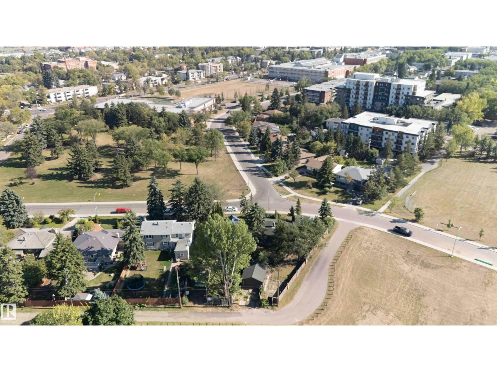 11022 110 AV NW, Edmonton