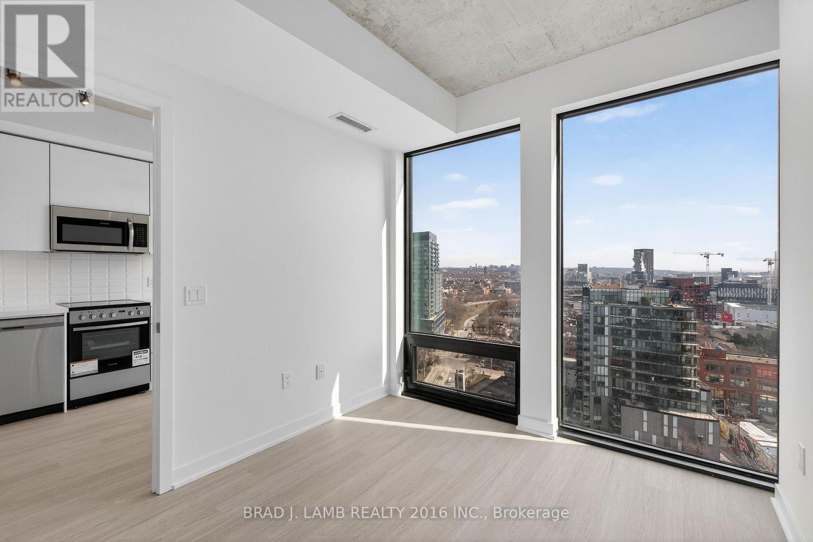 1708 - 284 KING STREET E