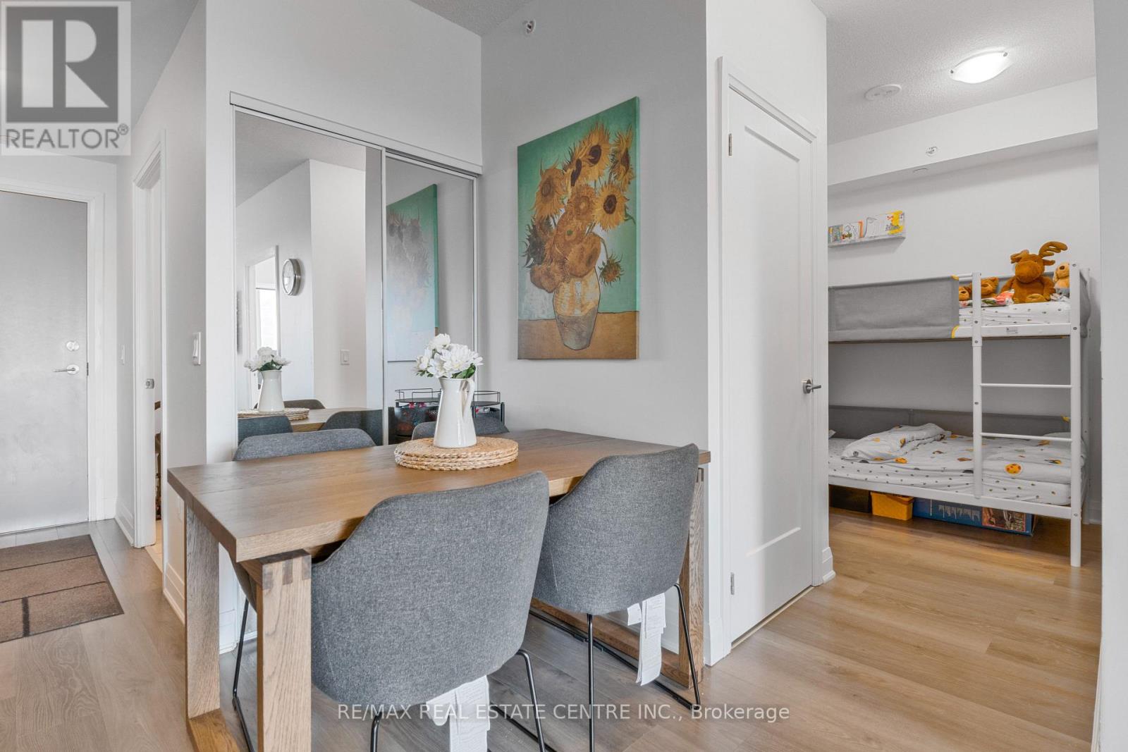 #309 3220 SHEPPARD AVENUE E - 12