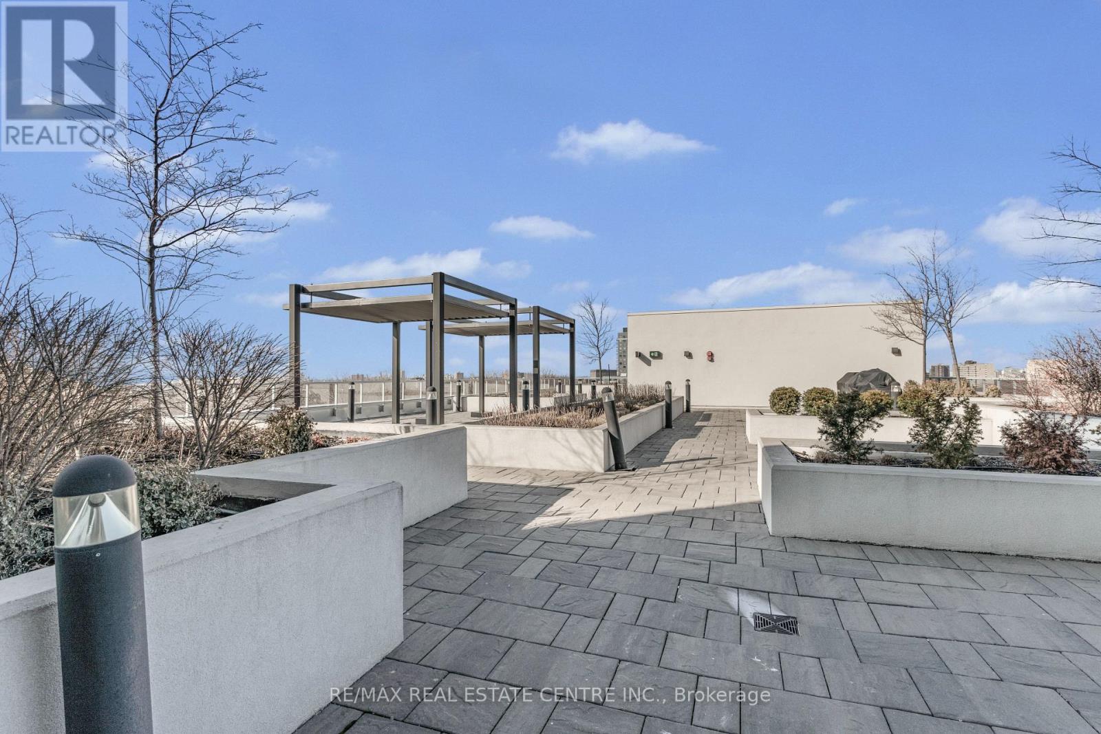 #309 3220 SHEPPARD AVENUE E - 32