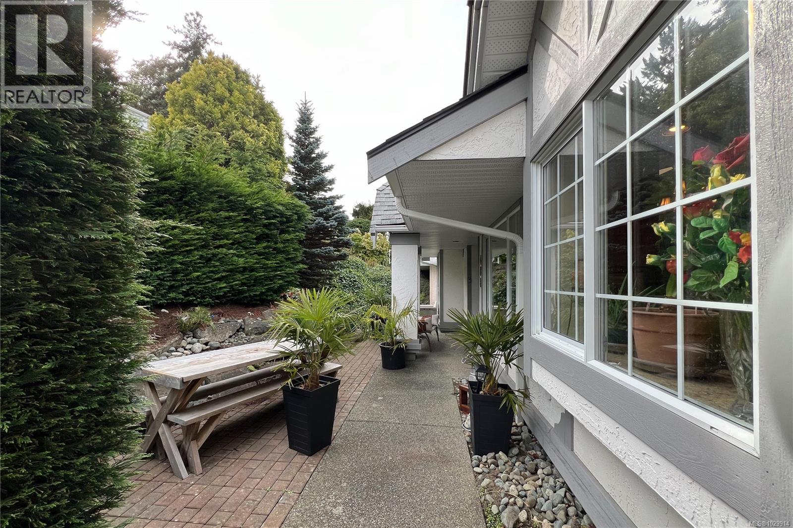 488 Seaview Way - 54